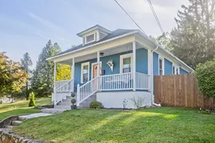 27 Goodwin St, Springfield, MA 01151 - Photo 1