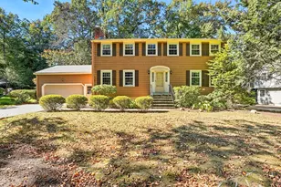 27 Travis Dr, Framingham, MA 01702 - Photo 1