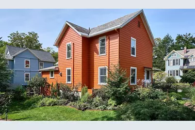 14 Arlington St, Northampton, MA 01060 - Photo 1