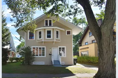 31 Burton St, Springfield, MA 01108 - Photo 1