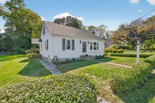 43 Grandview Ave, Fairhaven, MA 02719 - Photo 1