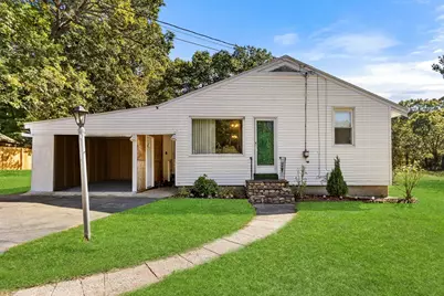 82 Sunset Dr, Taunton, MA 02780 - Photo 1