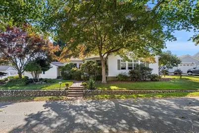 9 Pearson St, Beverly, MA 01915 - Photo 1