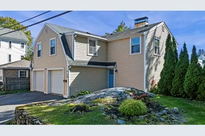 24 Russell St, Marblehead, MA 01945 - Photo 1