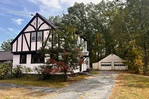 59 Munson St, Greenfield, MA 01301 - Photo 1