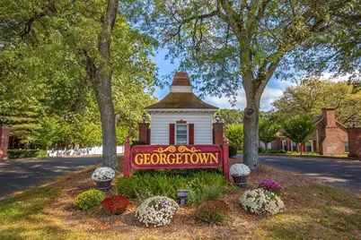 52 Smithfield Ct #52, Springfield, MA 01108 - Photo 1