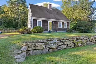 18 Atwood St, Kingston, MA 02364 - Photo 1