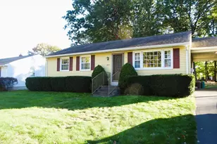 12 Gordon Dr, Holyoke, MA 01040 - Photo 1