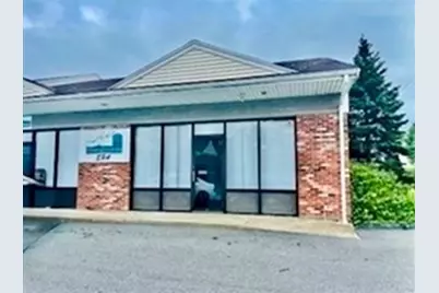 132 South Main S #1B, Acushnet, MA 02743 - Photo 1