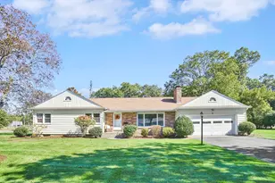 7 Viscount Rd, Longmeadow, MA 01106 - Photo 1