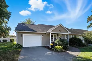 10 Parc Pl, Southampton, MA 01073 - Photo 1