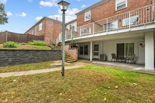 80 Williamsburg Dr, Springfield, MA 01108 - Photo 1