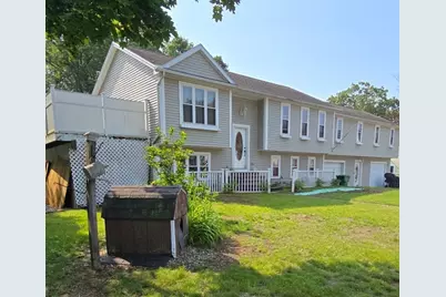 17 Jeanette Dr, Chicopee, MA 01013 - Photo 1