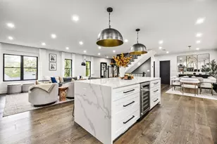 973 Main St, Lynnfield, MA 01940 - Photo 1