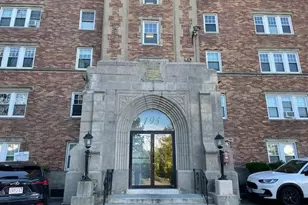 195 Thomas Burgin Pkwy, Quincy, MA 02169 - Photo 1