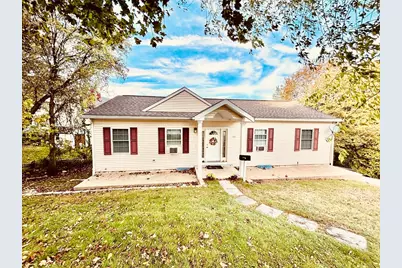 180 Beacon St, Clinton, MA 01510 - Photo 1