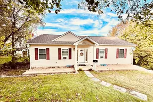 180 Beacon St, Clinton, MA 01510 - Photo 1