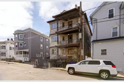 487 Ridge St, Fall River, MA 02724 - Photo 1