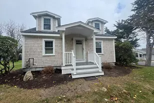 82 Raymond St, Fairhaven, MA 02719 - Photo 1