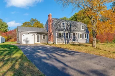 18 Beech St, Townsend, MA 01469 - Photo 1