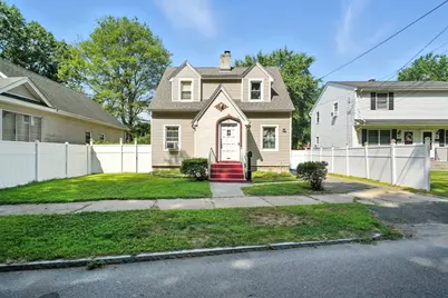 90 Saint James Cir, Springfield, MA 01104 - Photo 1