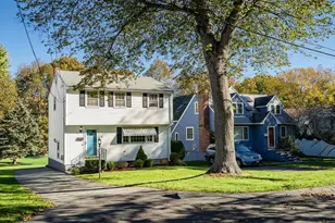 42 Grapevine Ave, Lexington, MA 02421 - Photo 1