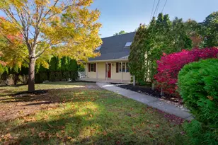 103 Mayflower Ln, Wareham, MA 02538 - Photo 1