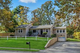 684 Haverhill St, Reading, MA 01867 - Photo 1