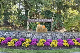 21 Hawthorne Cir, Peabody, MA 01960 - Photo 1