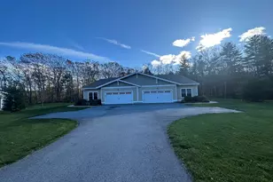 31 Albert St, Auburn, MA 01501 - Photo 1