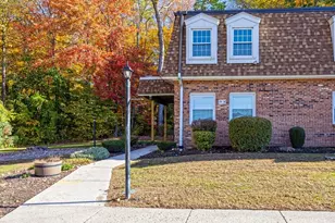 39 W Summit St, South Hadley, MA 01075 - Photo 1