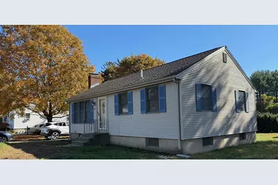 4 Munroe Dr, Plainville, MA 02762 - Photo 1