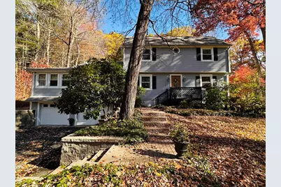 32 Sherwood Dr, Belchertown, MA 01007 - Photo 1