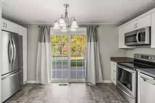 32 Fox Meadow Rd, Leominster, MA 01453 - Photo 1