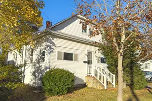 16 Ash St, Fairhaven, MA 02719 - Photo 1