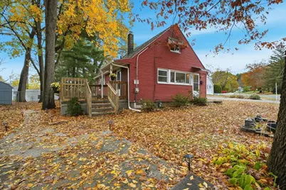 392 Gifford St, Springfield, MA 01118 - Photo 1