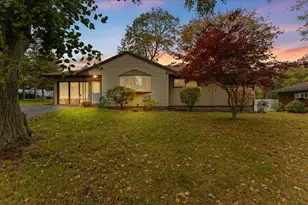 51 Linden Dr, Somerset, MA 02726 - Photo 1