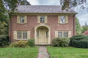 32 Longview Dr, Longmeadow, MA 01106 - Photo 1