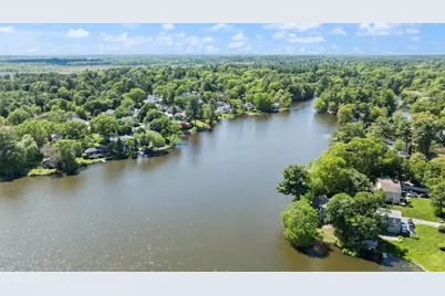 320 Pillings Pond Rd, Lynnfield, MA 01940 - Photo 1