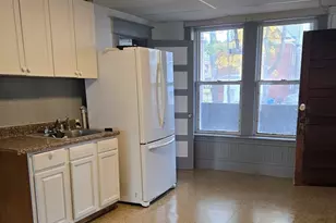 37 Clinton Ave, Holyoke, MA 01040 - Photo 1