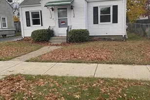 82 Waldorf St, Springfield, MA 01109 - Photo 1