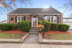 25 Northend St, Peabody, MA 01960 - Photo 1