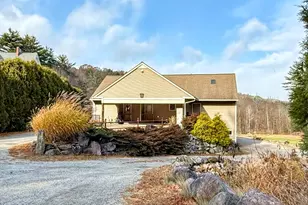 17 Mountain St, Williamsburg, MA 01039 - Photo 1