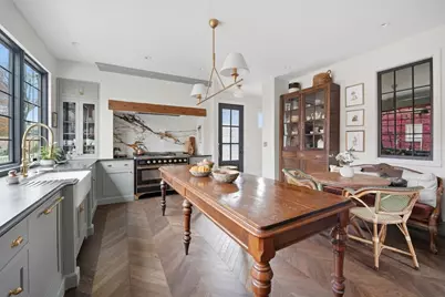 151 Lincoln Street, Holyoke, MA 01040 - Photo 1