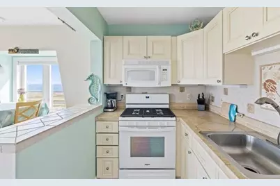 132 Bay St #8, Hull, MA 02045 - Photo 1