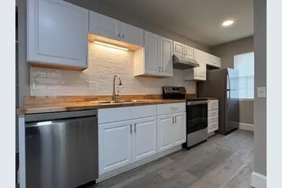 37 Cortland St #1, Springfield, MA 01109 - Photo 1