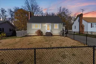 922 Centre St, Brockton, MA 02302 - Photo 1