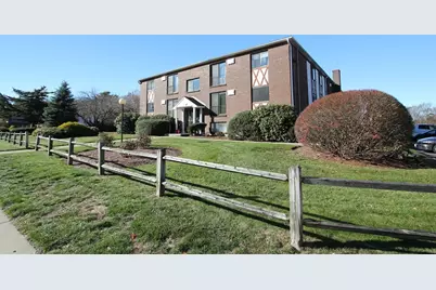 139 King St #304B, Franklin, MA 02038 - Photo 1