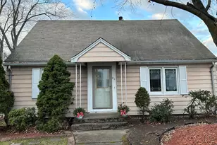 62 Jefferson Ave, Woburn, MA 01801 - Photo 1