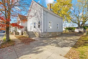 135 Sycamore St, New Bedford, MA 02740 - Photo 1